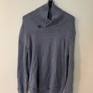 Gap sweater